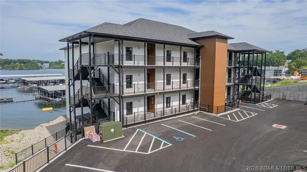 $575,000 | 4925 Robins Circle, Unit 3A, Osage Beach, MO 65065