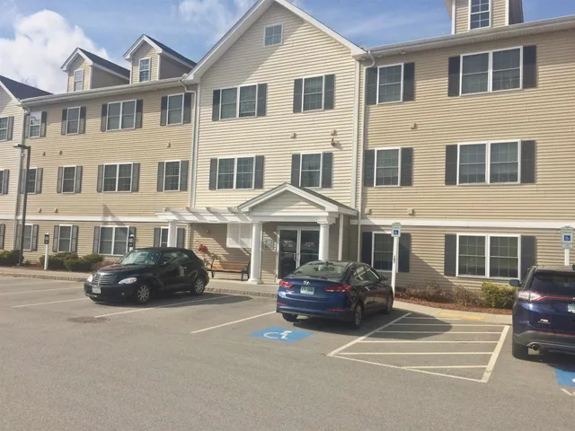 $1,775 | 20 Sentinel Court, Unit 205, Manchester, NH 03103