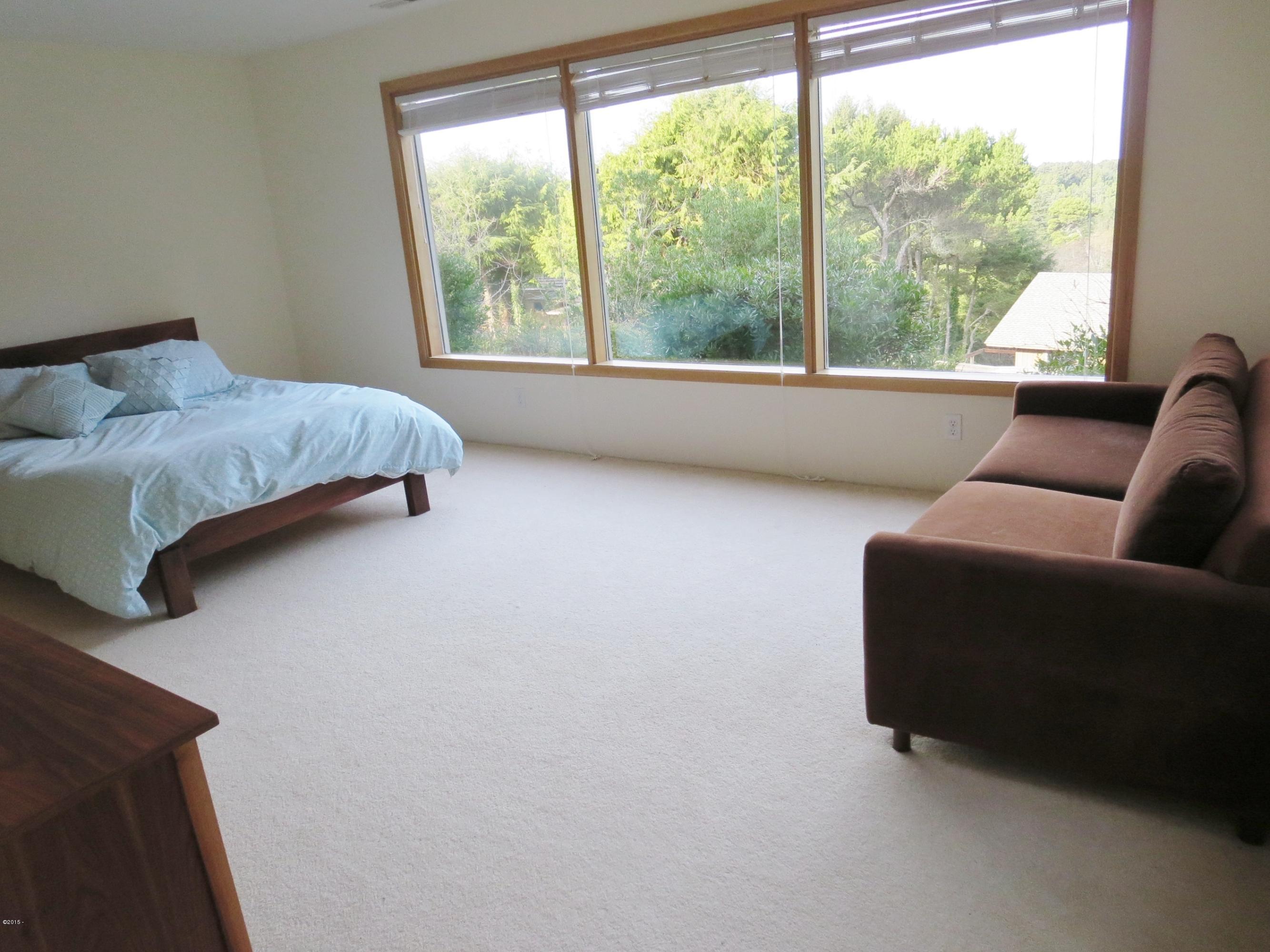 6 Ridge Crest Road Gleneden Beach, OR 97388 - Photo 13 of 40 Interior