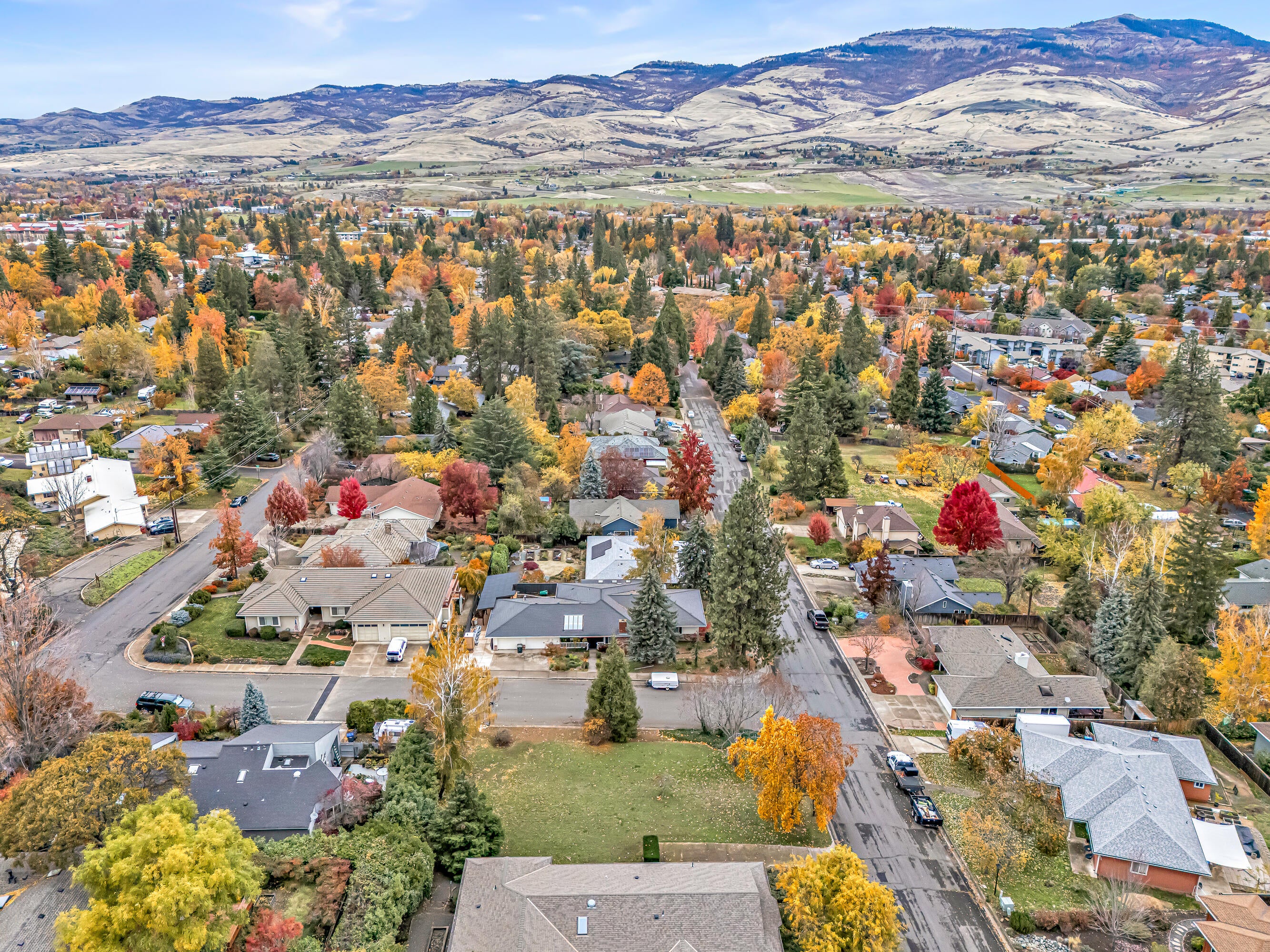 0 Peachey Road Ashland, OR 97520 - Photo 4 of 12 DJI_20251106104747_0029_D