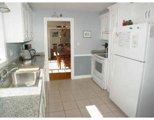 16 Chandler Road Andover, MA 01810 - Photo 4 of 20 Gallery Image 4