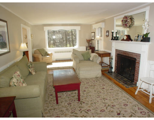 16 Chandler Road Andover, MA 01810 - Photo 6 of 20 Gallery Image 6