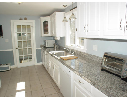 16 Chandler Road Andover, MA 01810 - Photo 8 of 20 Gallery Image 8