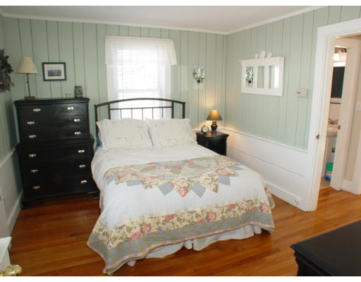 16 Chandler Road Andover, MA 01810 - Photo 10 of 20 Gallery Image 10
