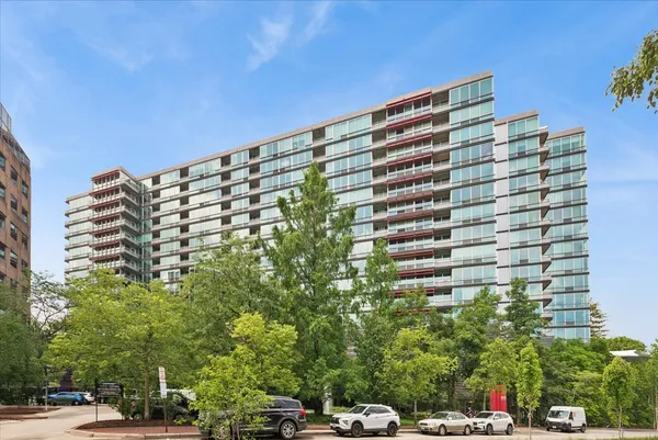 $389,900 | 800 Elgin Road, Unit 1412, Evanston, IL 60201