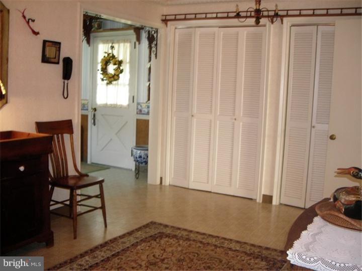 37 Merkel Road Gilbertsville, PA 19525 - Photo 3 of 25 Gallery Image 3