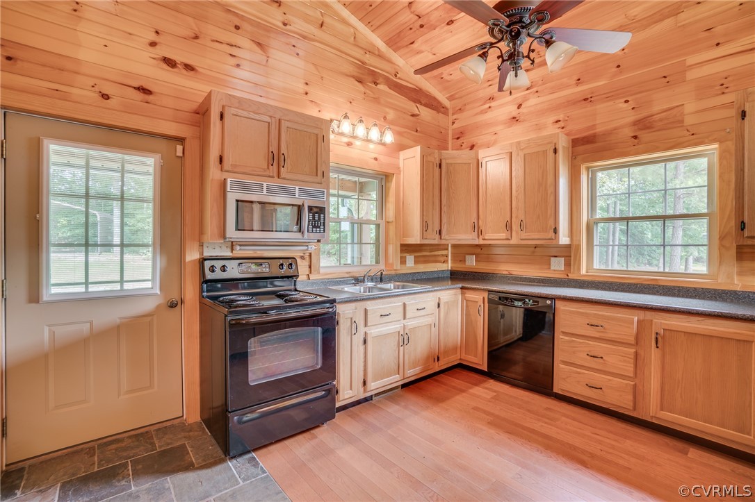 1540 Robertsons Road Blackstone, VA 23824 - Photo 8 of 50 Gallery Image 8