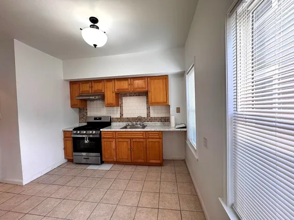 $3,300 | 9-11 Fairmont Place, Unit 1, Malden, MA 02148