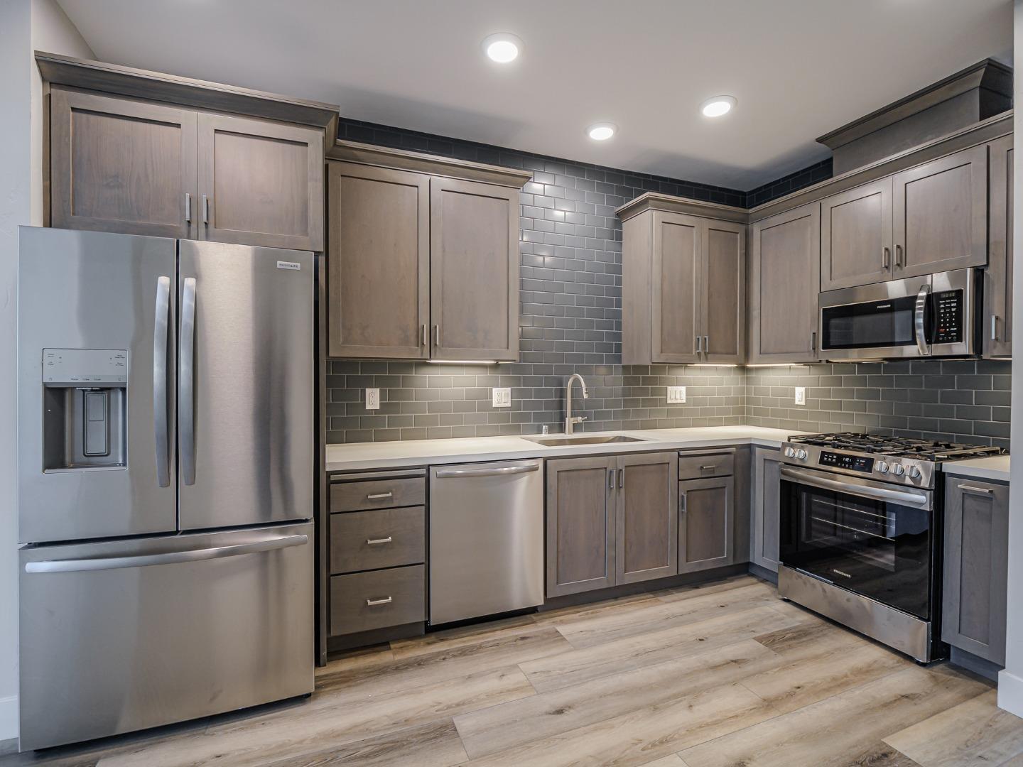 136 Aptos Vlg Way, Unit 2 Aptos, CA 95003 - Photo 6 of 21