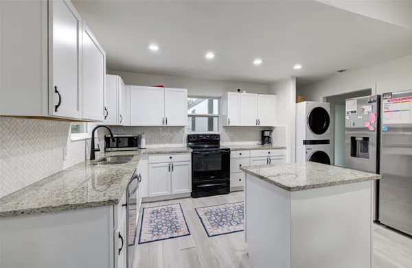 $649,995 | 428 Seawind Street, Lakeway, TX 78734