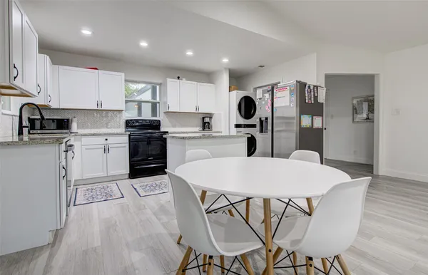 $649,995 | 428 Seawind Street, Lakeway, TX 78734
