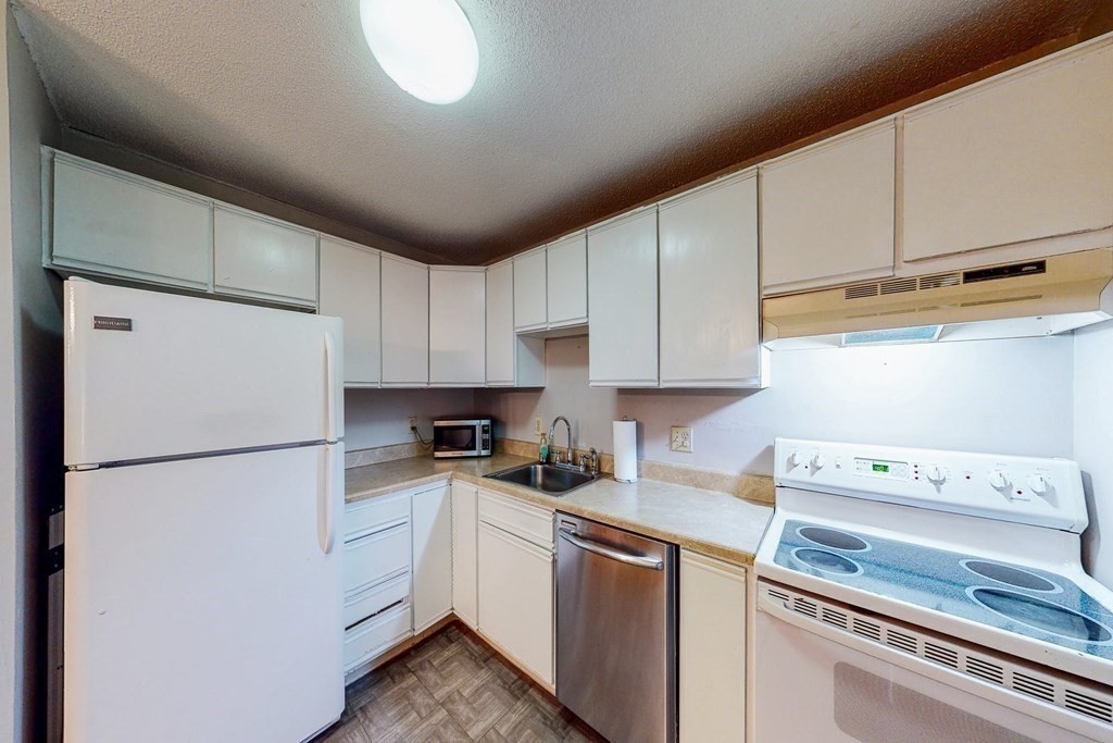 10 Erick Road, Unit 50 Mansfield, MA 02048 - Photo 14 of 31 Gallery Image 14