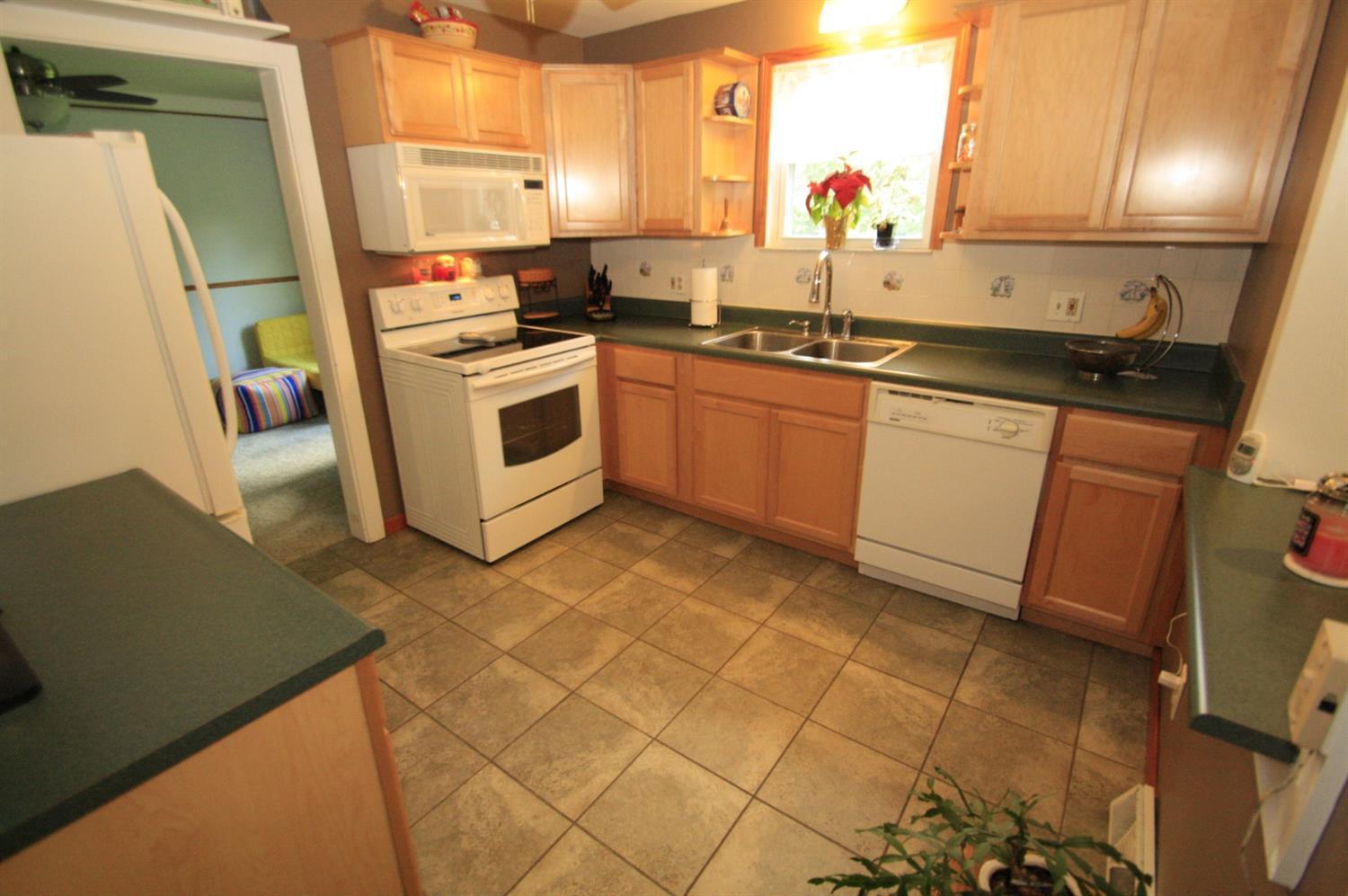 4332 Ebenezer Road Cincinnati, OH 45248 - Photo 7 of 24