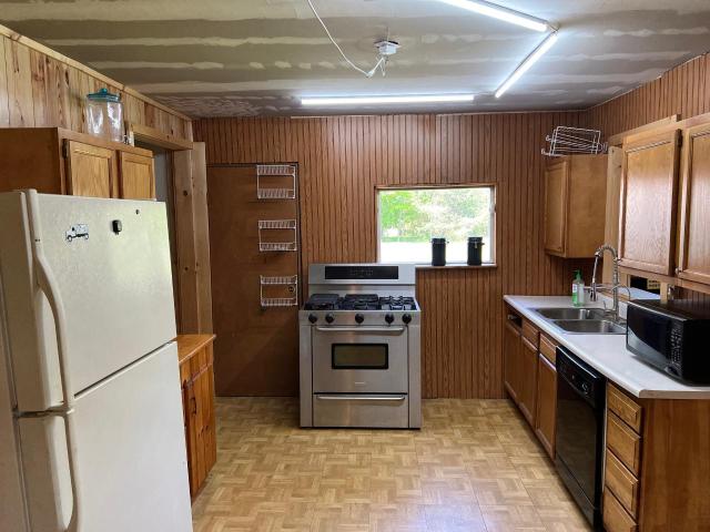 7076 Cherry Grove Road Clarendon, PA 16313 - Photo 11 of 16 Gallery Image 11