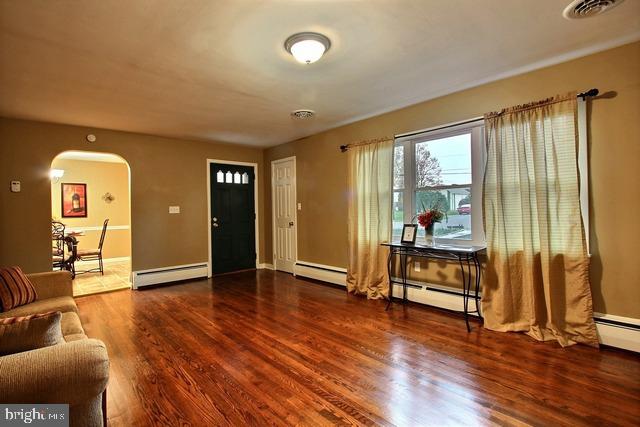 2379 Spruce Street Manheim, PA 17545 - Photo 4 of 24 Gallery Image 4