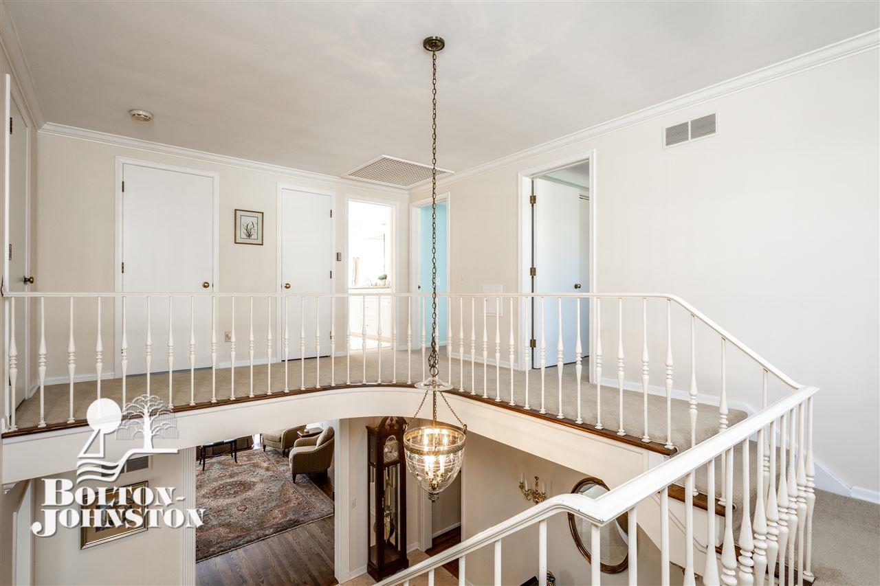 53 Stonehurst Road Grosse Pointe, MI 48236 - Photo 39 of 71 31374249-38.JPG
