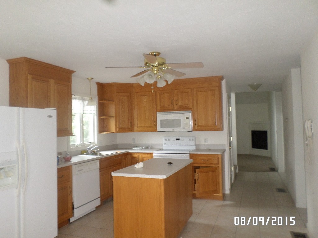 8 Fox Run Road, Unit 2B Blackstone, MA 01504 - Photo 2 of 9 Gallery Image 2
