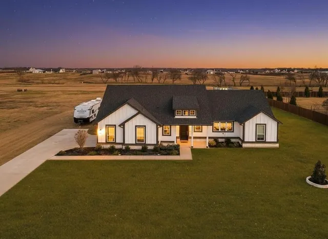 $440,000 | 2517 Southern Oak Trail, Terrell, TX 75161