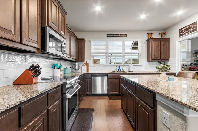 $440,000 | 2517 Southern Oak Trail, Terrell, TX 75161