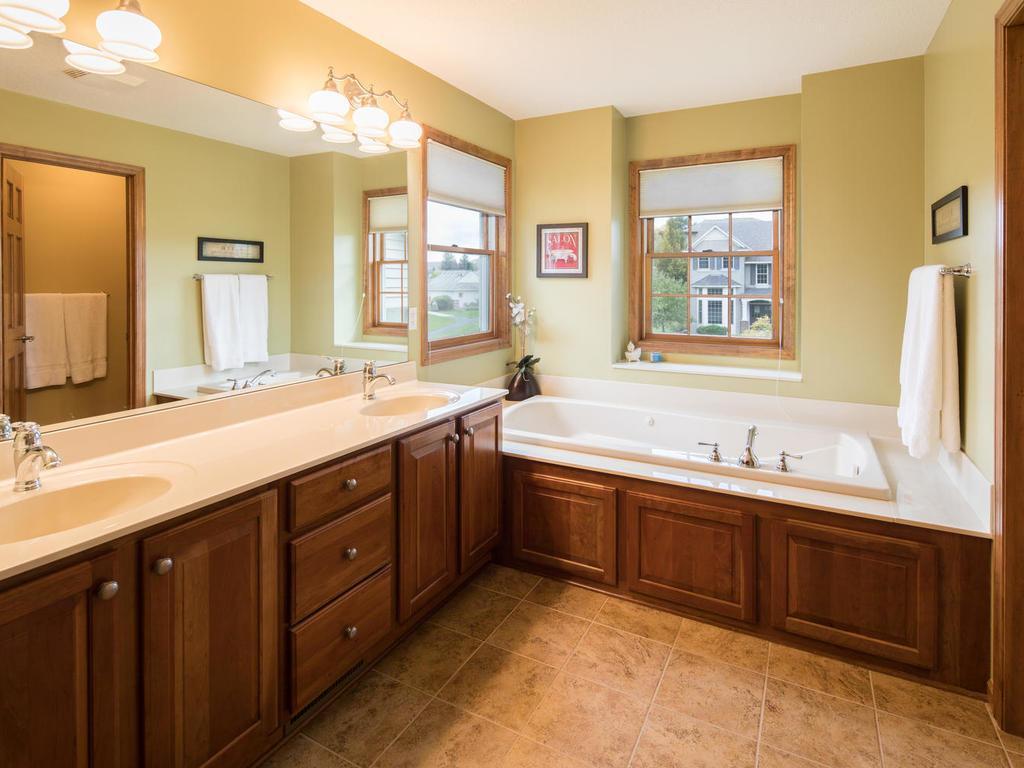7620 Ridgeview Way Chanhassen, MN 55317 - Photo 11 of 24