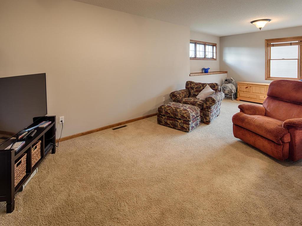 7620 Ridgeview Way Chanhassen, MN 55317 - Photo 12 of 24