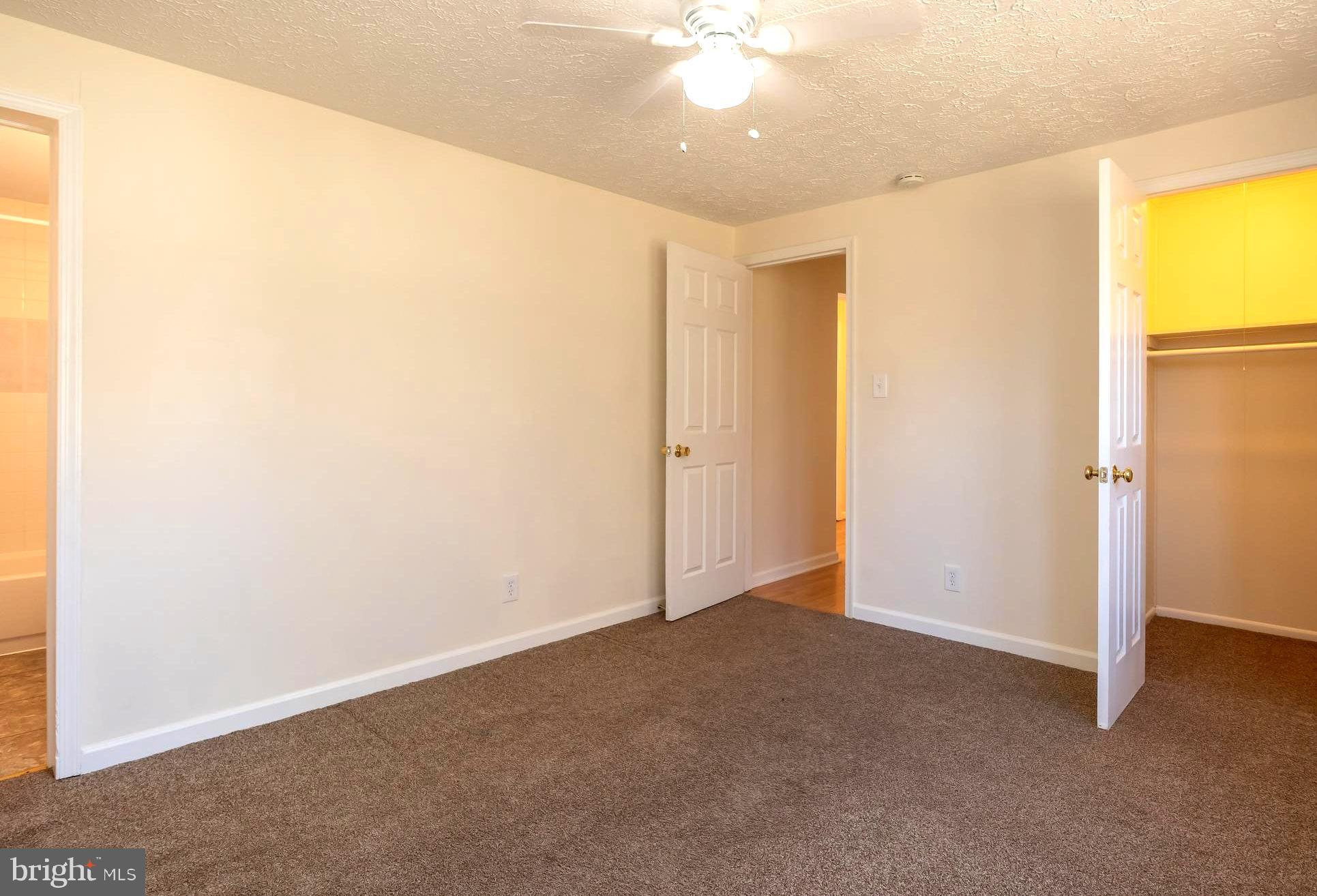 949 Hilltop Road Arnold, MD 21012 - Photo 23 of 42 Main Level Master Suite . Walk-In Closet/Full Bath