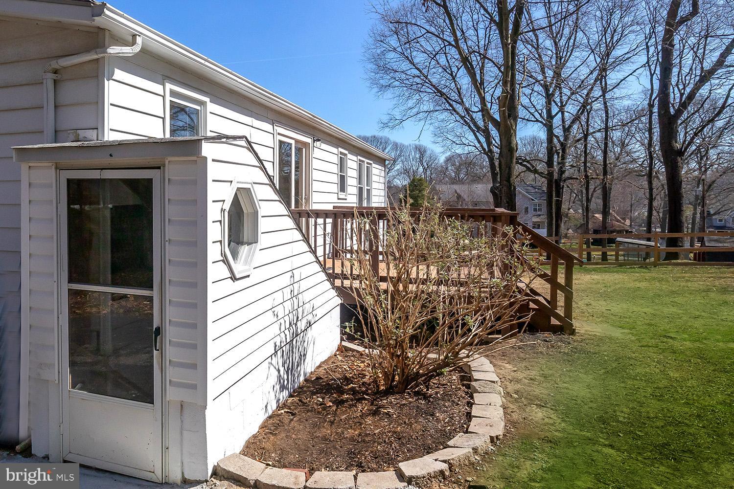 949 Hilltop Road Arnold, MD 21012 - Photo 9 of 42 Separate Side Entrance to Lower Level