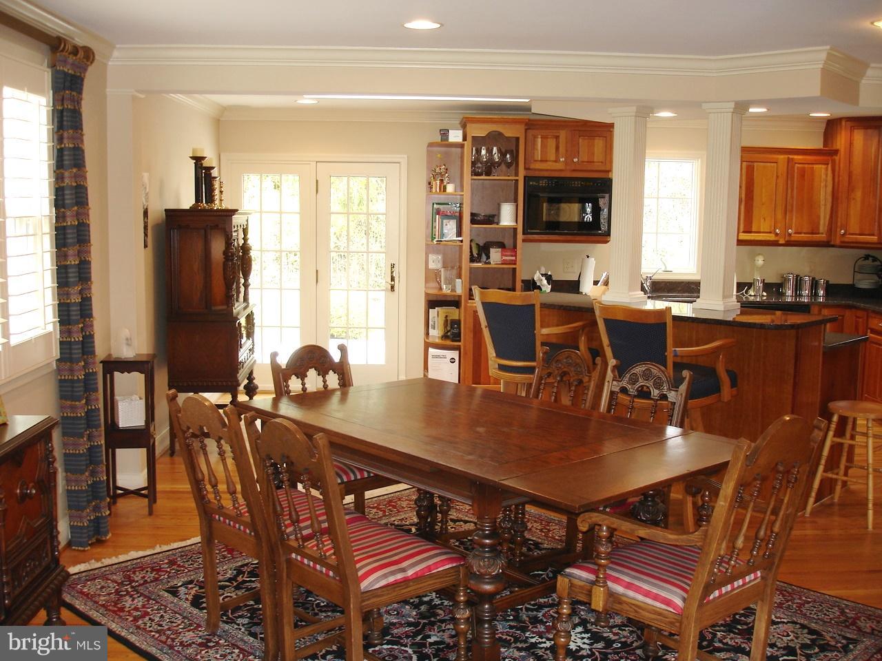 1612 Jeffers Road Towson, MD 21204 - Photo 4 of 29 OPEN CONCEPT DINING AREA