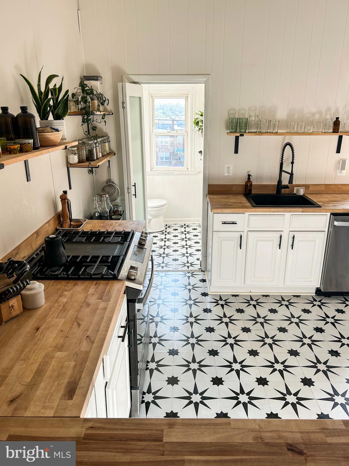 4236 Falls Road Baltimore, MD 21211 - Photo 8 of 18 Gallery Image 8