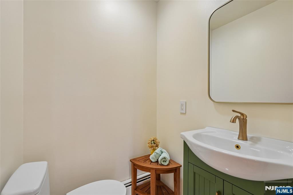 720 Maxwell Place Ridgewood, NJ 07450 - Photo 11 of 35