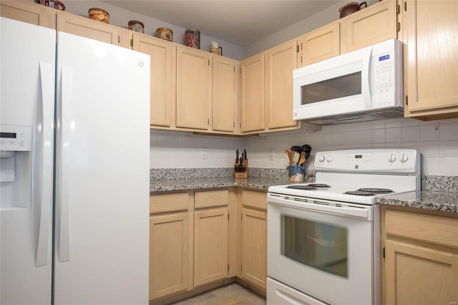 1702 Ridgeview Cir Drive Ballwin, MO 63021 - Photo 2 of 34