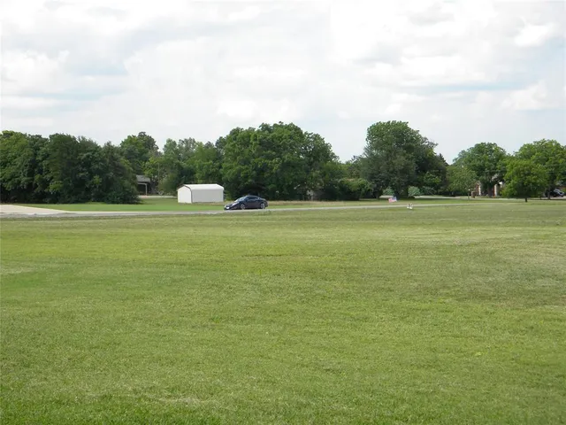 a view of outdoor space with city view