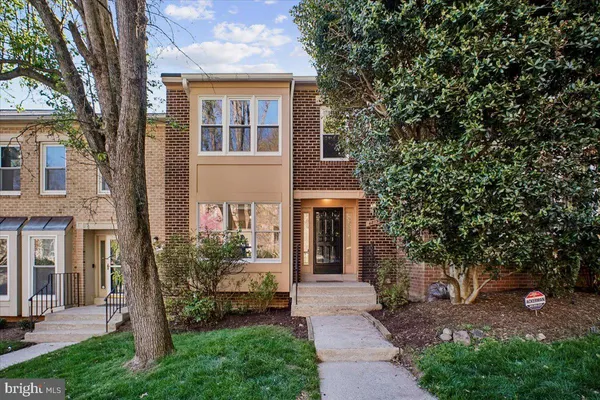 $799,900 | 4815 Cloister Drive, Rockville, MD 20852