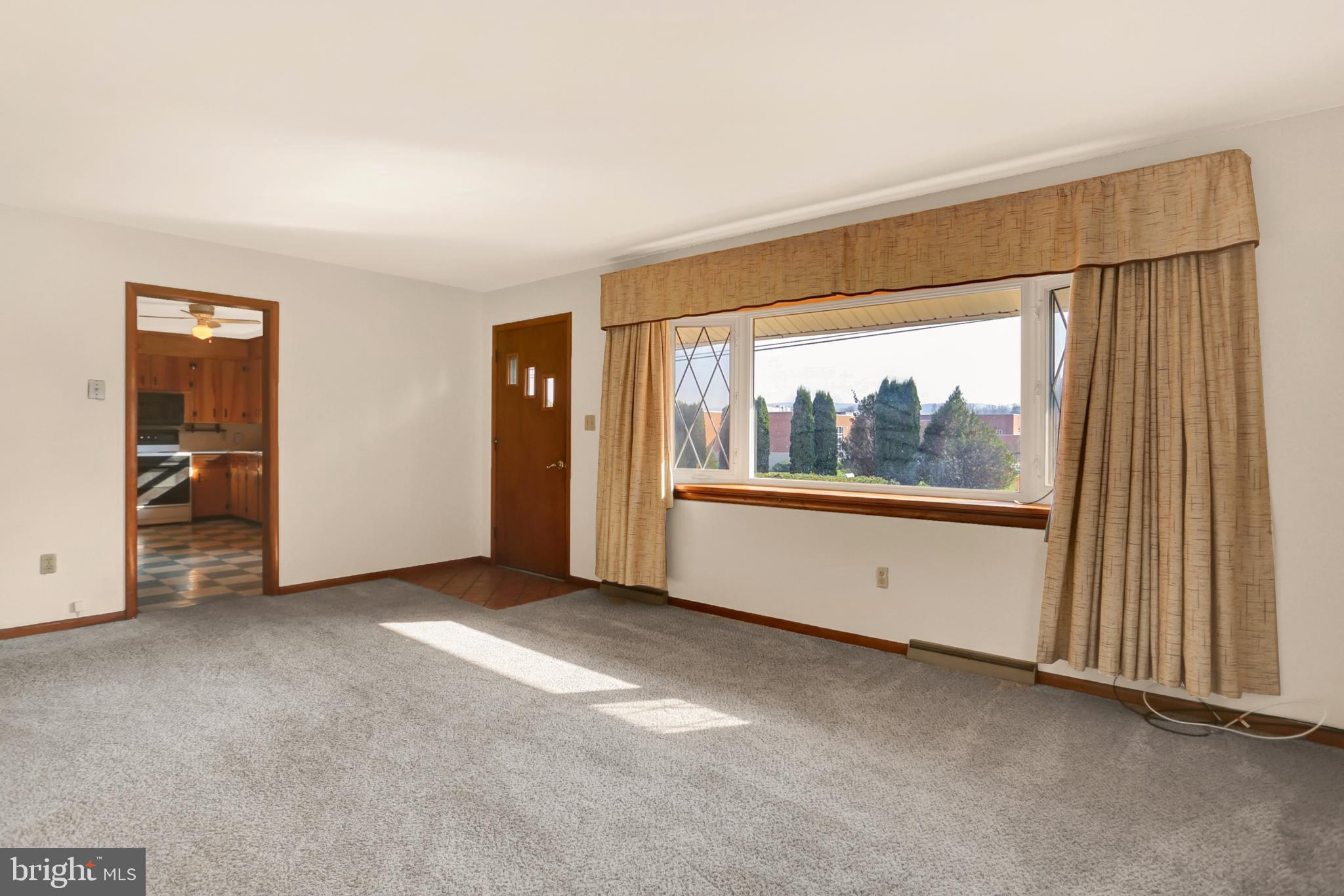 104 West Springville Road Boiling Springs, PA 17007 - Photo 2 of 17 Gallery Image 2