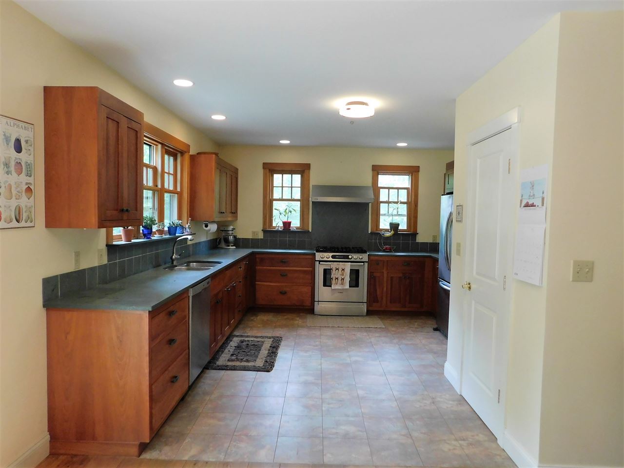 702 White Brook Road Sharon, VT 05068 - Photo 3 of 22