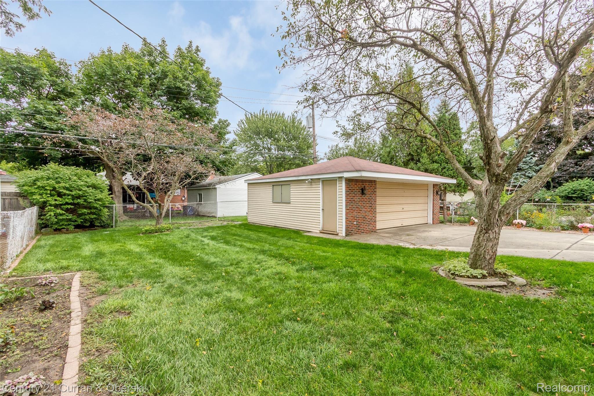 9048 Merriman Road Livonia, MI 48150 - Photo 28 of 35 28.jpg
