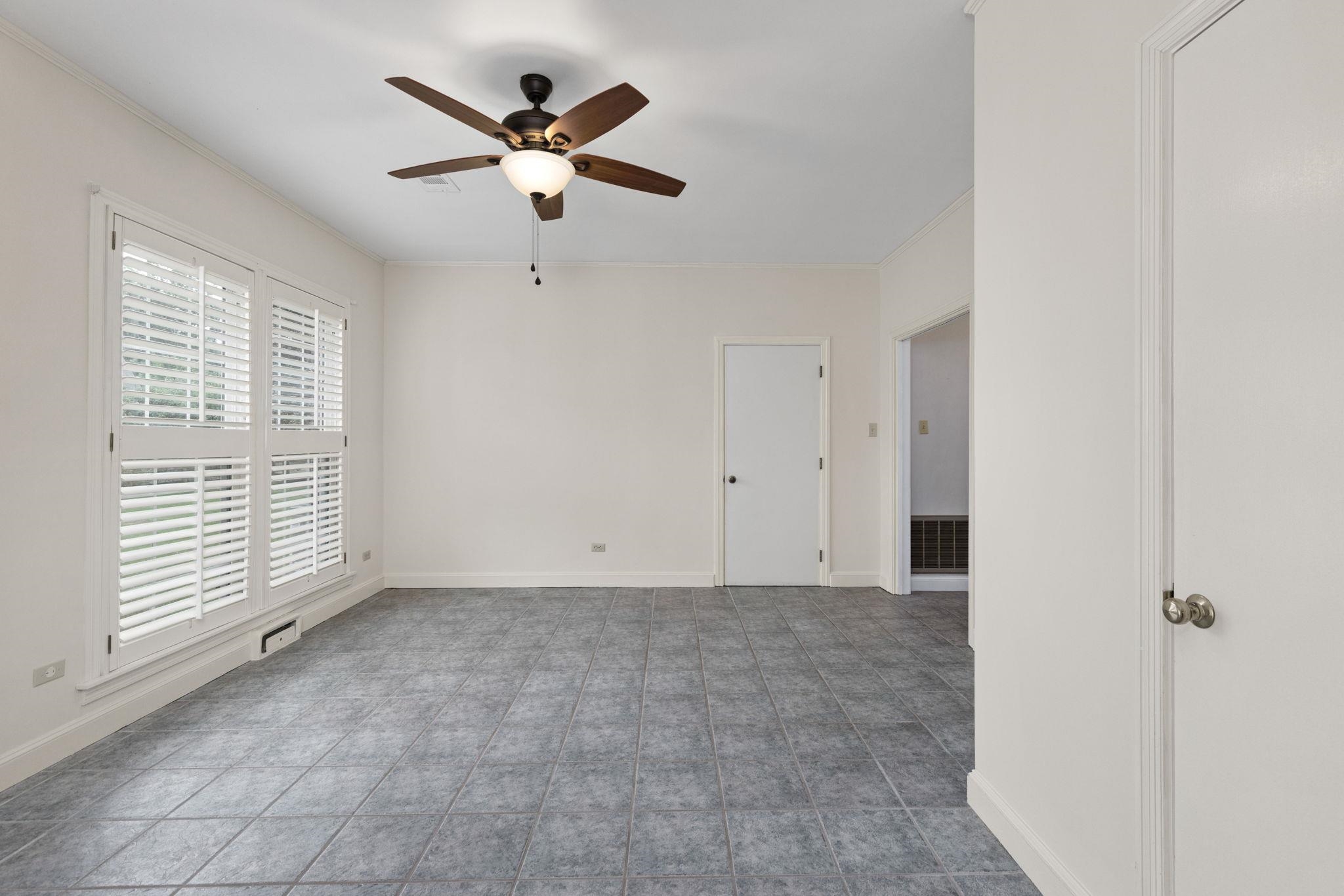 1906 Willow Road Corinth, MS 38834 - Photo 13 of 40 a view of an empty room with a window