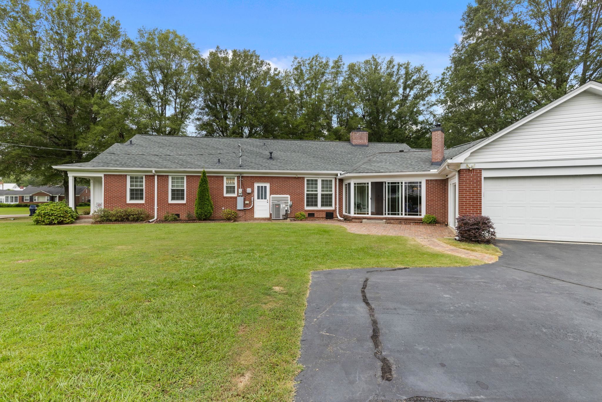 1906 Willow Road Corinth, MS 38834 - Photo 29 of 40 a view of a yard in front of house