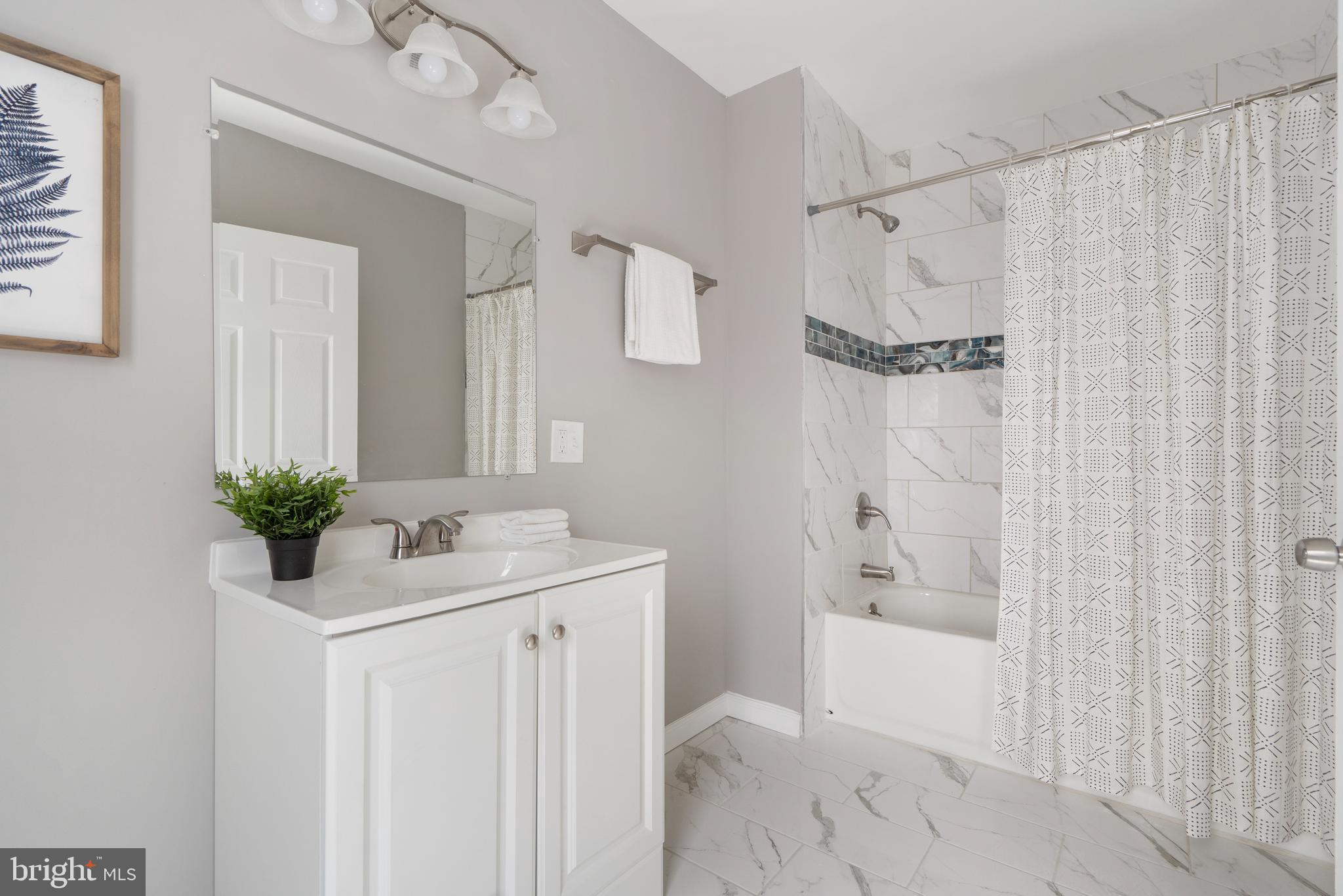 4009 Chatham Road Baltimore, MD 21207 - Photo 21 of 36 Large Full Bathroom