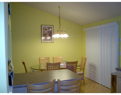 33 Sarah Drive Worcester, MA 01607 - Photo 5 of 5 Gallery Image 5