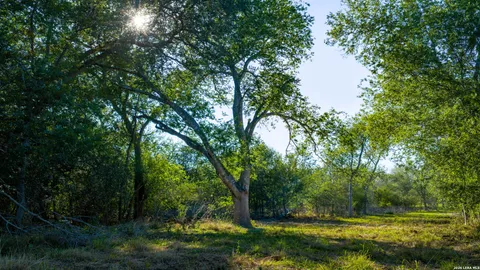 $966,000 | 18000 Fm 791, Campbellton, TX 78008