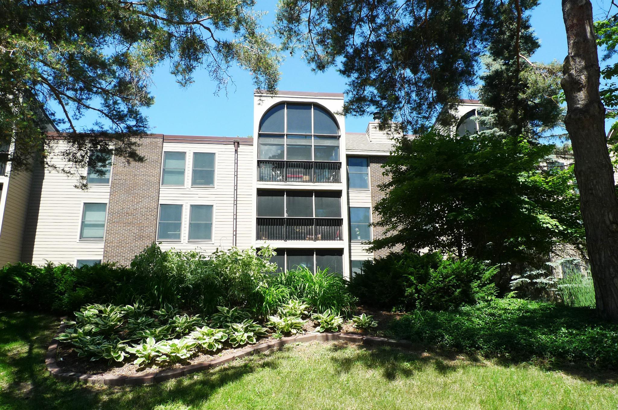 8549 Irwin Road, Unit 232 Bloomington, MN 55437 - Photo 8 of 42 Gallery Image 8