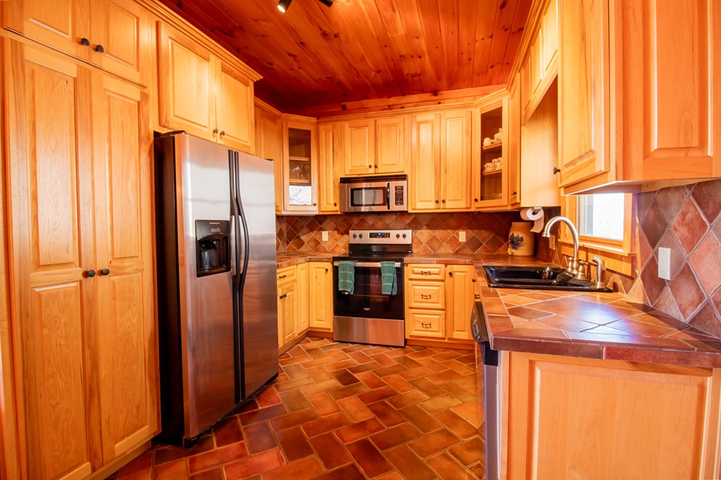 85 Mountain Way Ellijay, GA 30536 - Photo 2 of 29