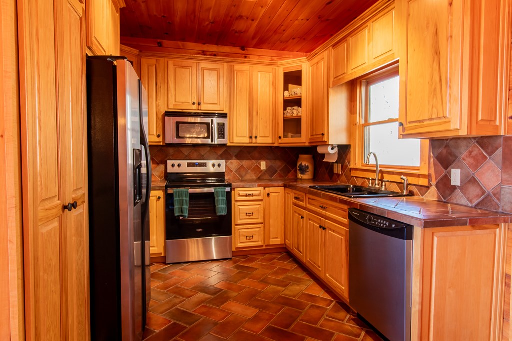 85 Mountain Way Ellijay, GA 30536 - Photo 3 of 29