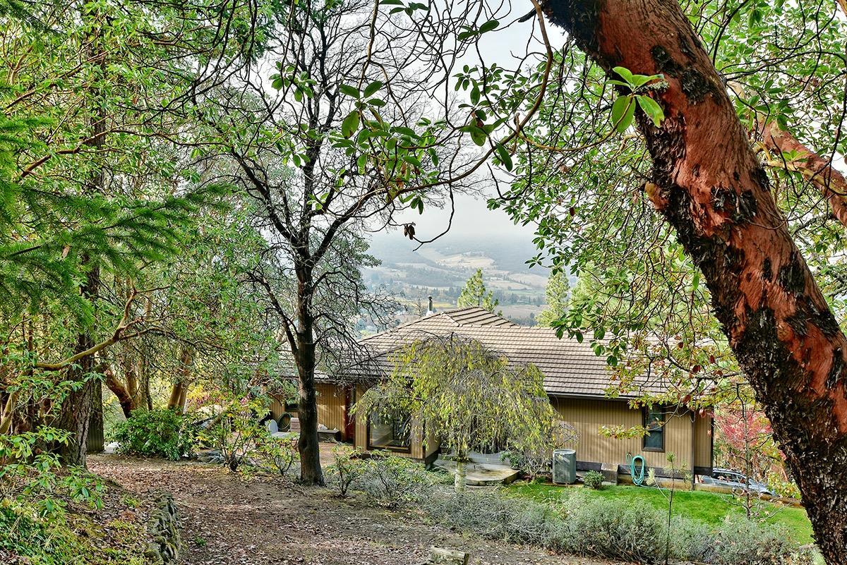 7979 Rapp Lane Talent, OR 97540 - Photo 4 of 35 Additional Photo