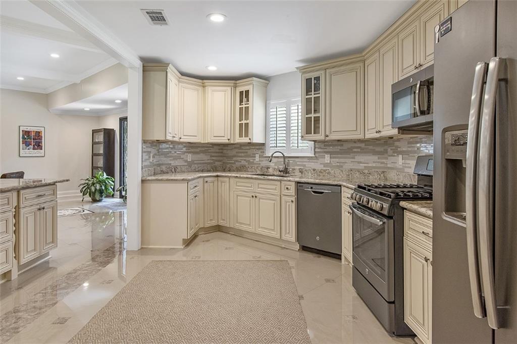 9624 Justin Place River Ridge, LA 70123 - Photo 8 of 26 Gallery Image 8