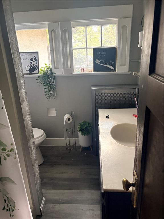 356 Locust Avenue Washington, PA 15301 - Photo 8 of 19 a bathroom with a toilet and a sink