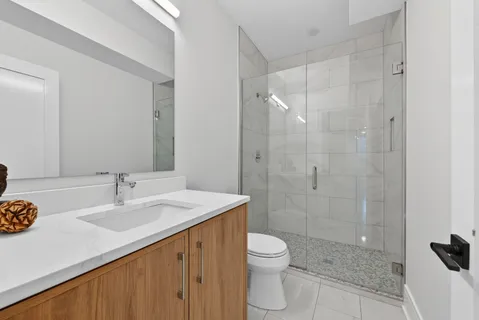 $1,150,000 | 1728 North Sawyer Avenue, Unit B, Chicago, IL 60647