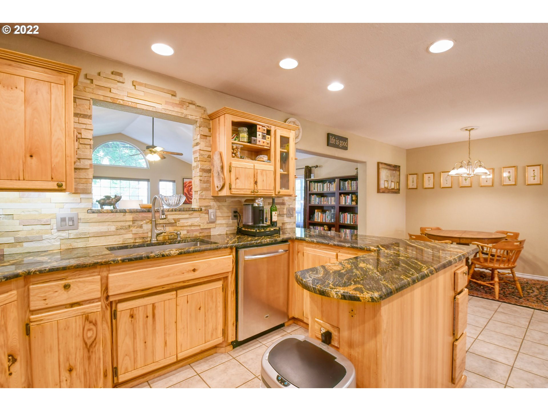 29784 Royce Lane Hermiston, OR 97838 - Photo 10 of 31 Gallery Image 10