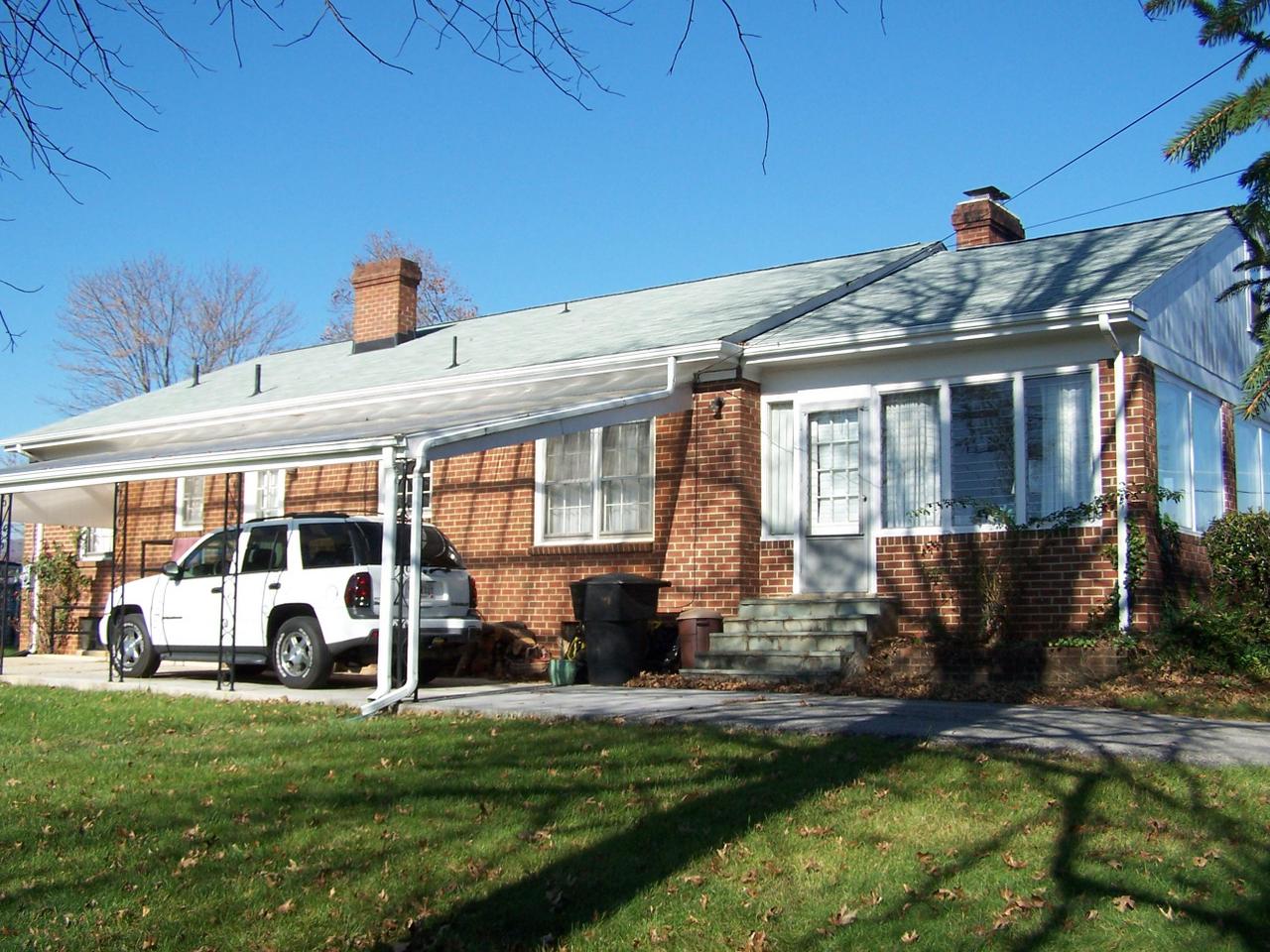 749 Dexter Road Roanoke, VA 24019 - Photo 2 of 7 Rear of House